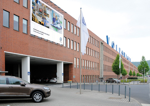 Volkswagen Werk Kassel mit Megaposter